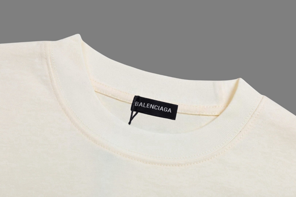 ブランドTシャツ側面デザイン